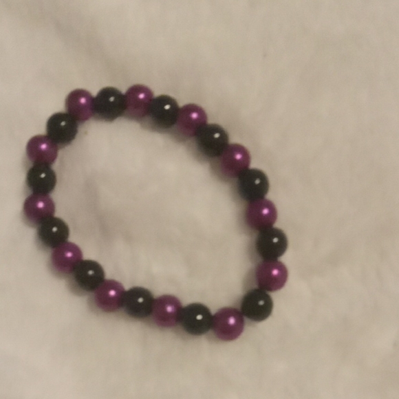 Elegant Black and Purple Beaded Bracelet - Picture 1 of 1